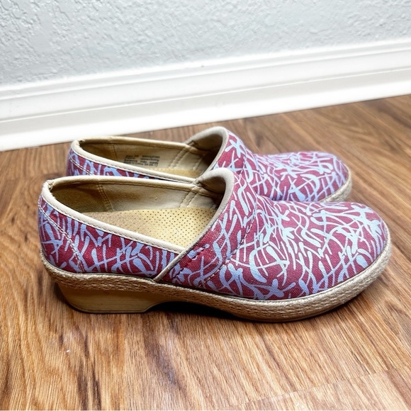Dansko Victoria Red Grass Work Clog Comfort Sanibel Collection Victoria Canvas 8 - Picture 6 of 8